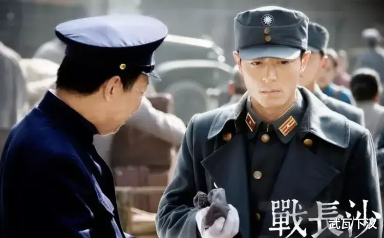 霍建华重回内地拍戏引热议，现在才发现，他是真聪明，体面又清醒