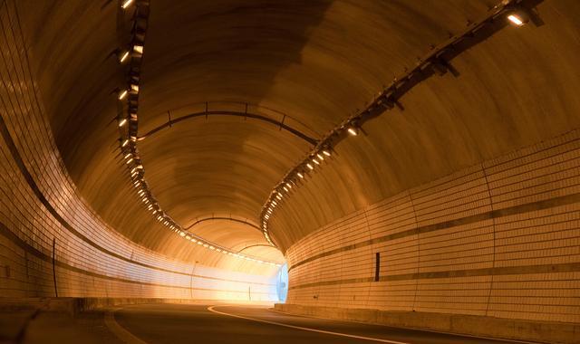 大禹|世界上很长的隧道，它们贯穿着高山峻岭，十分神秘