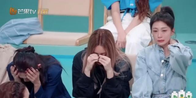 合照占C位，聚餐不露面，秋瓷炫淘汰之后，谢娜就像变了一个人