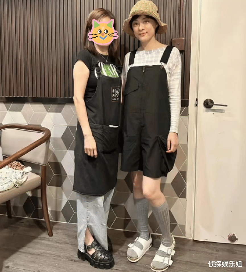 孙俪香港餐厅被偶遇,穿背带裤活泼减龄,凉鞋配长袜被嘲一言难尽