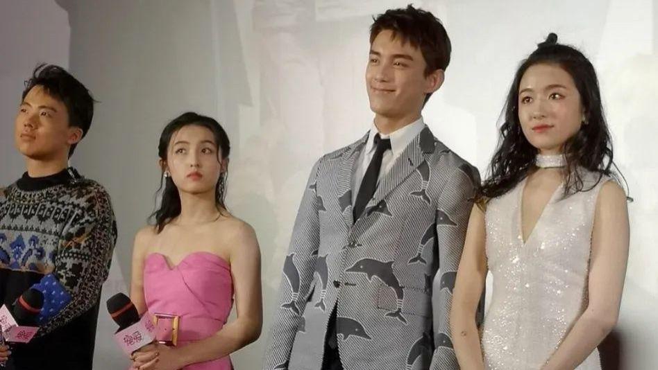 张子枫 张子枫上热搜，把网友的“假自由真双标”，撕了个稀碎