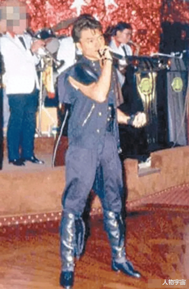 他能演会唱,是关海山徒弟罗嘉良好友,花百万为妻治癌,因爱复婚