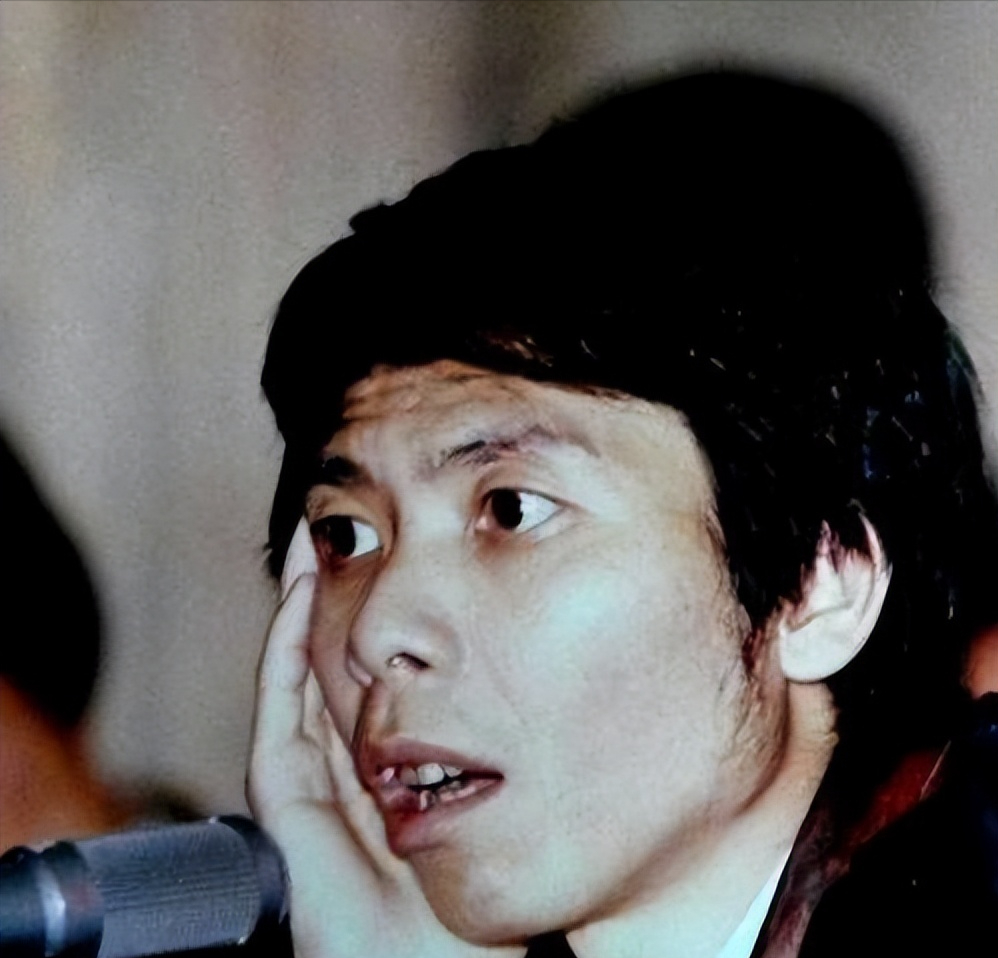 被冯小刚“玩腻”的女星，公开选妃私交混乱，为能上位曲意逢迎