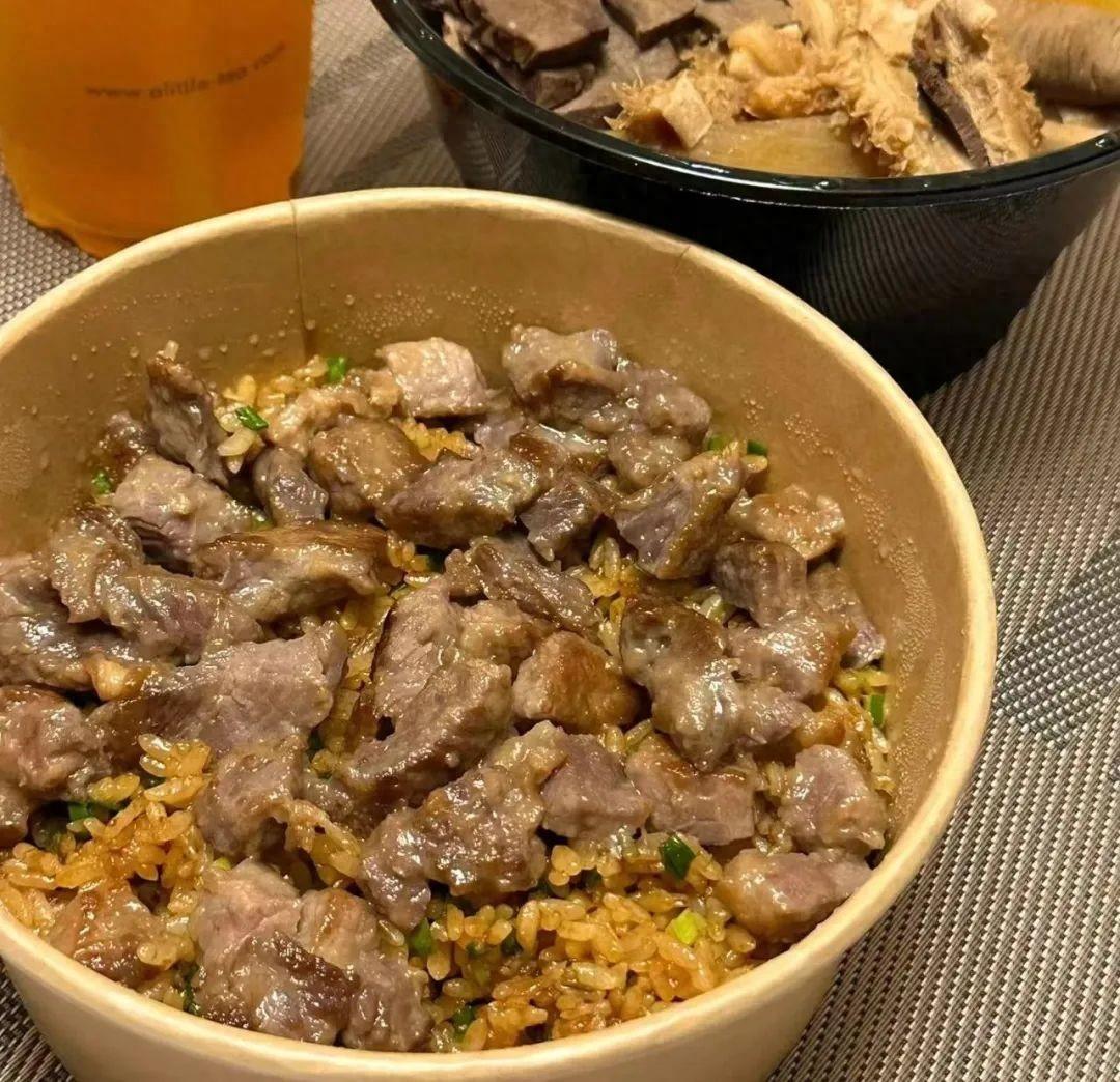 自助餐|不想点外卖的年轻人，盯上了12888元一年的酒店自助餐？