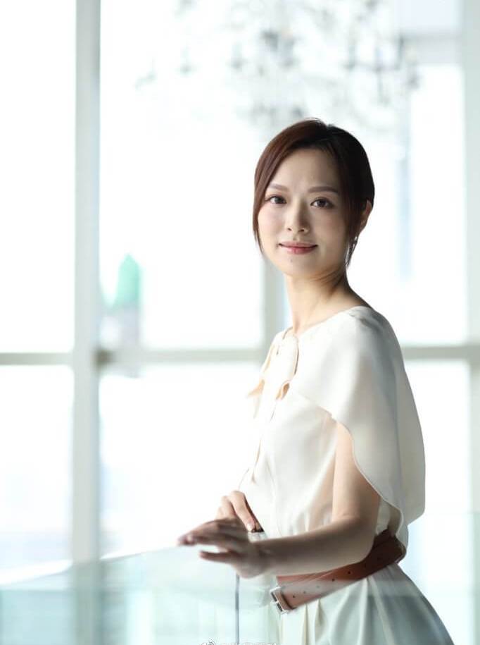 冯盈盈|香港TVB女星冯盈盈细说被公司力捧上位，突然消失于幕前的原因