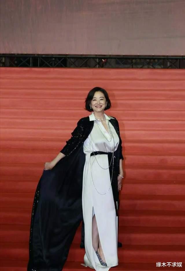 第60届金马奖：林志玲日系风认不出，林青霞珠光宝气如东方不败