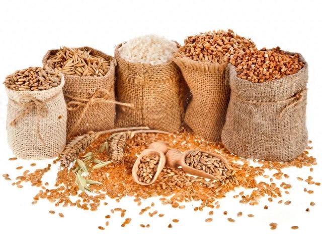 60岁男子坚持不吃晚饭，降血脂、软化血管，半年后身体状况如何？