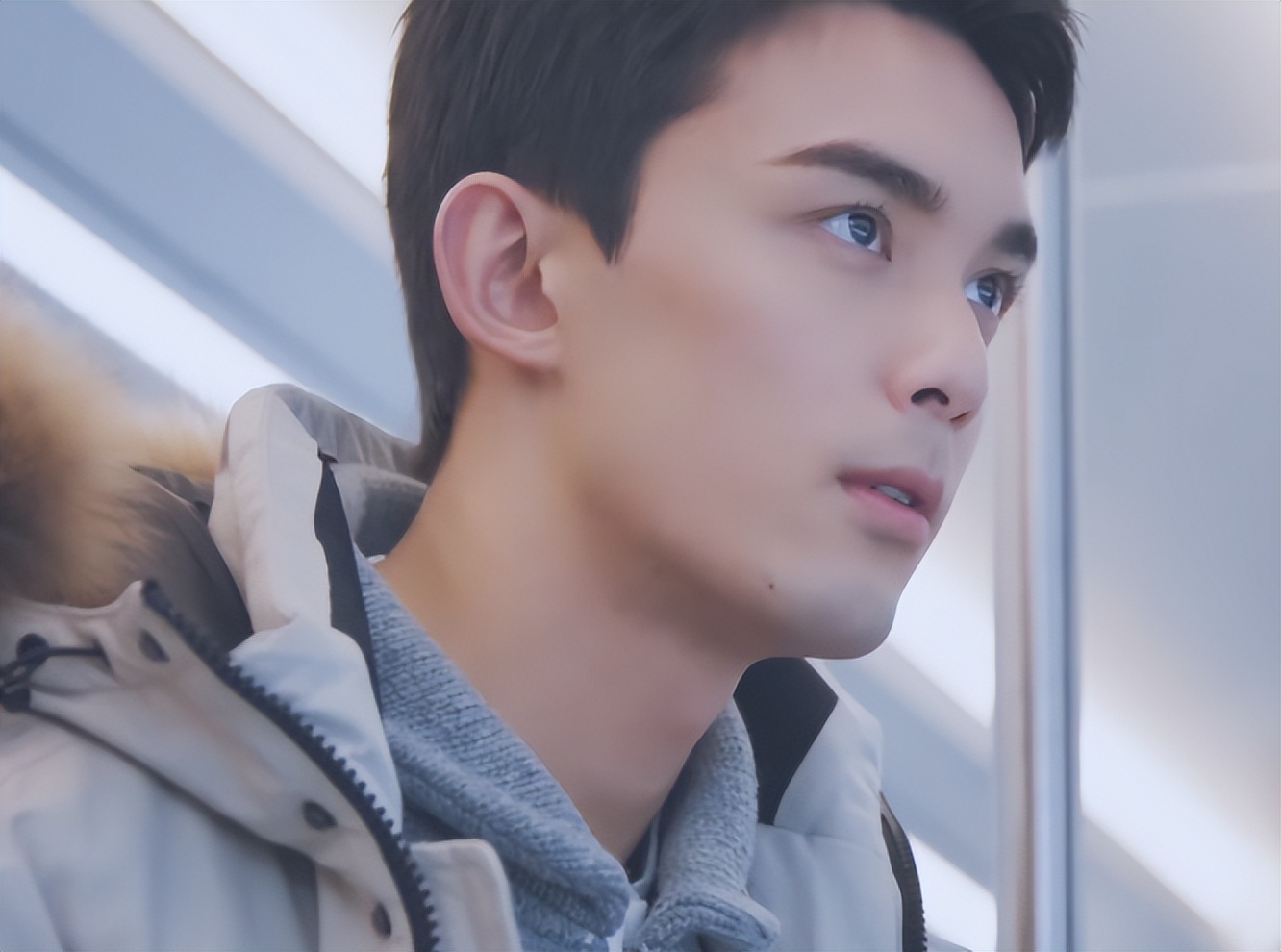 才播4集，拿下评分9.3，这是12月份第一部让我熬夜追不停的黑马剧