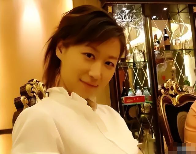 主持人魏笑:新婚24小时离世,丈夫至今未娶,父亲仍在以泪洗面