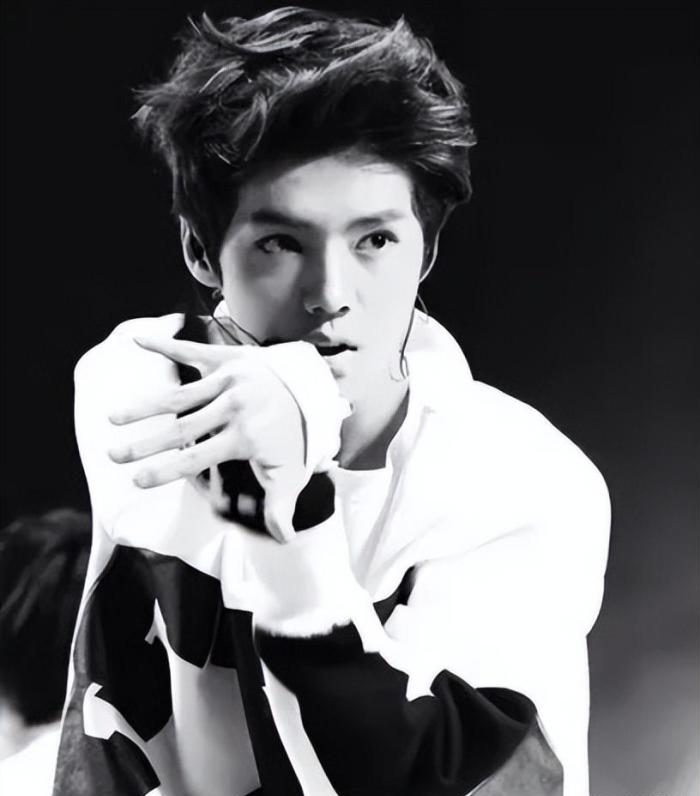 娱乐圈的残酷真相,在33岁鹿晗身上展现得淋漓尽致!