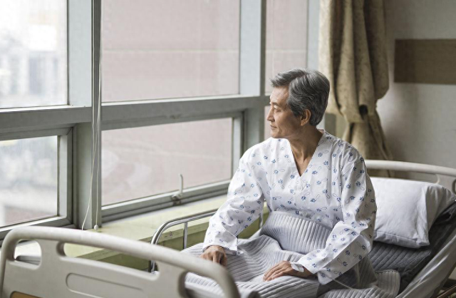 60岁后,若没出现3个表现,说明癌症离你还很远,没有就偷着乐吧