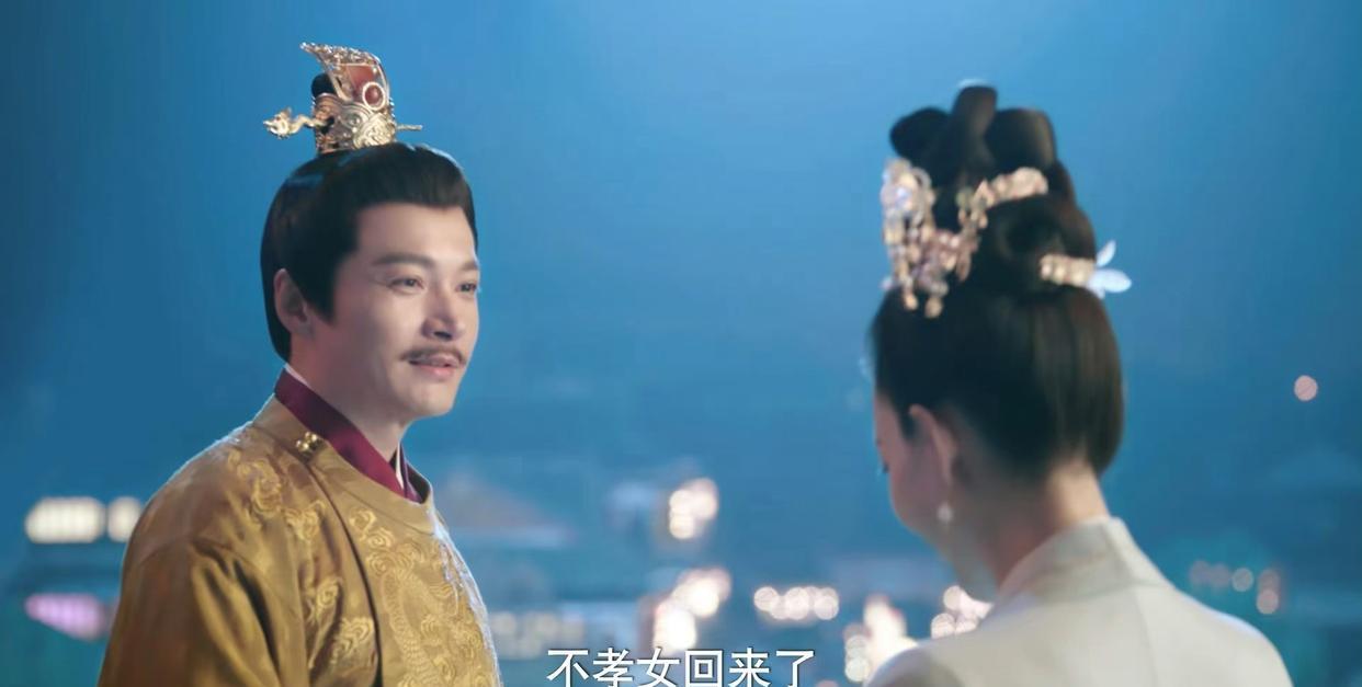 《灼灼风流》事实证明，冯绍峰王丽坤年纪大演古偶，就是自取其辱