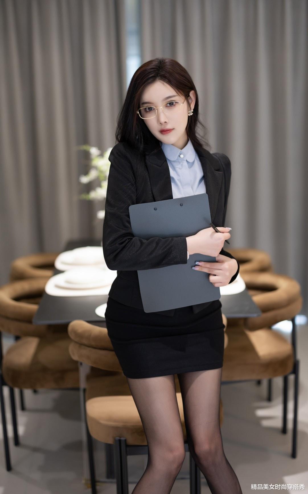 |职场上的黑色套装裙，通勤、出差还是商务会议，都能保持自信干练