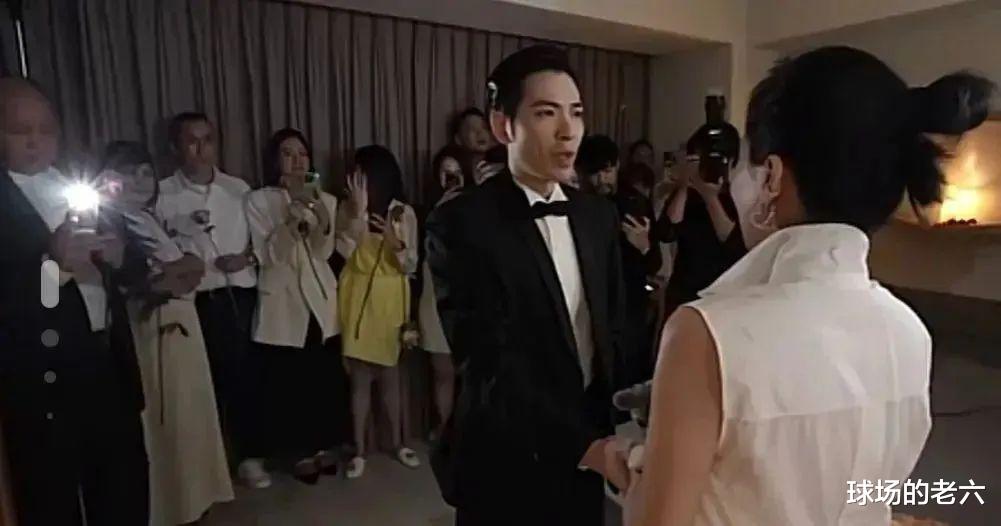 36岁萧敬腾求婚50岁经纪人！现场叫妈妈，对方曾是黑帮大哥女友