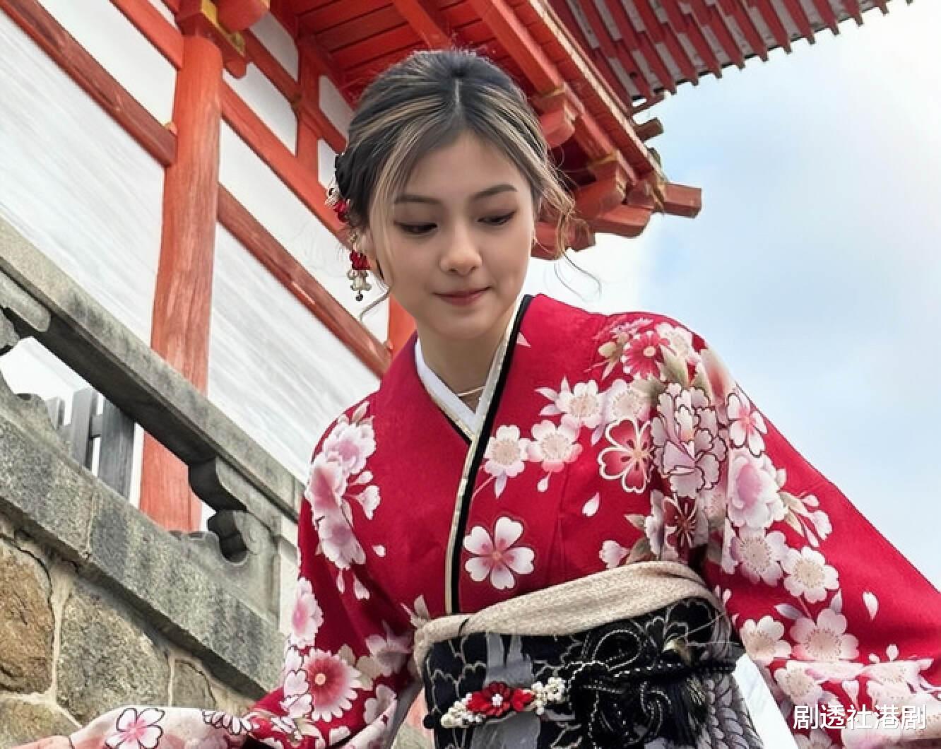 突发！新晋香港小姐亚军陷丑闻，父母被曝是老赖，公司倒闭欠债超千万