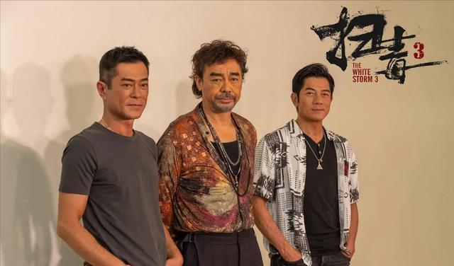 笑掉大牙!首日票房4380万,这部耗资3亿的新片,被王宝强打懵了