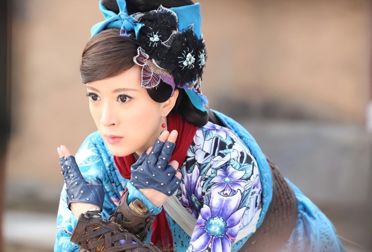 长裙 “村妇”别尬演！把金巧巧和蒋欣等人放在一起看，差别就出来了