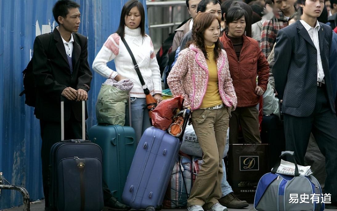 初三被迫退学,妹妹被骗爸爸让她拿钱,父亲去世后她多年不再回家