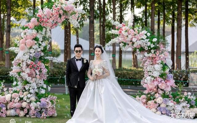 终成别人新娘！吴易昺前女友官宣结婚，与新郎甜蜜比心，网友祝福