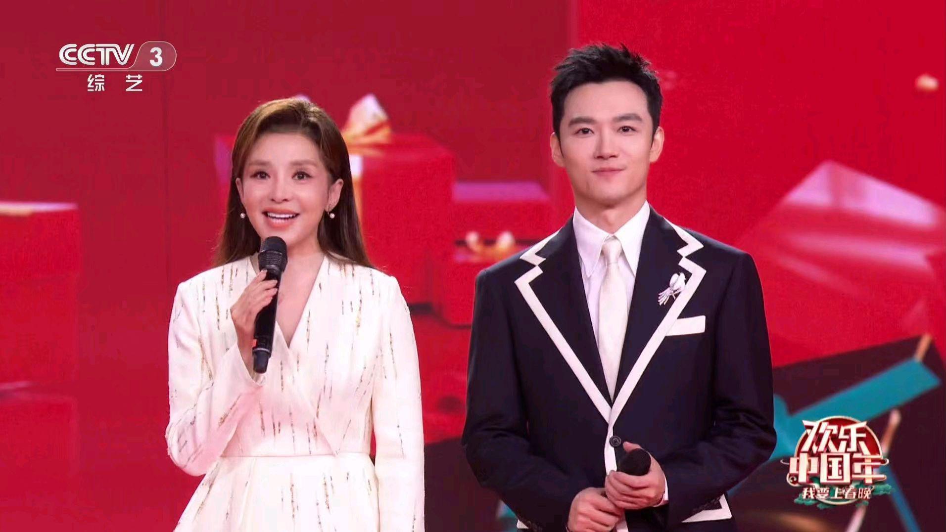 《我要上春晚》主持人调整，朱迅张韬成主力，2位新人有提升空间