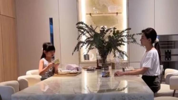 富贵！港知名女星亿万豪宅内貌曝光，息影转战商界更嫁新加坡富商