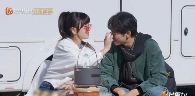 金莎孙丞潇相差19岁的爱情,获其他嘉宾们的力挺,朱丹认为特别棒