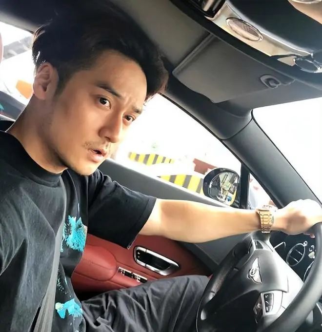 31岁蒋劲夫近况曝光,白天捡破烂,晚上送外卖,炒作还是真落魄?