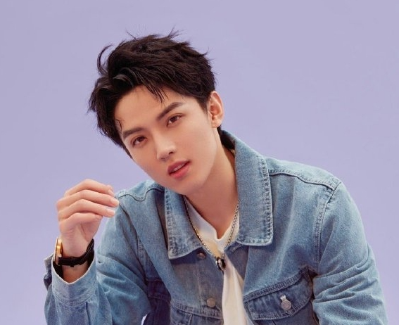 白鹿张凌赫分手！《宁安如梦》被强拆CP，男二疑似被封杀...