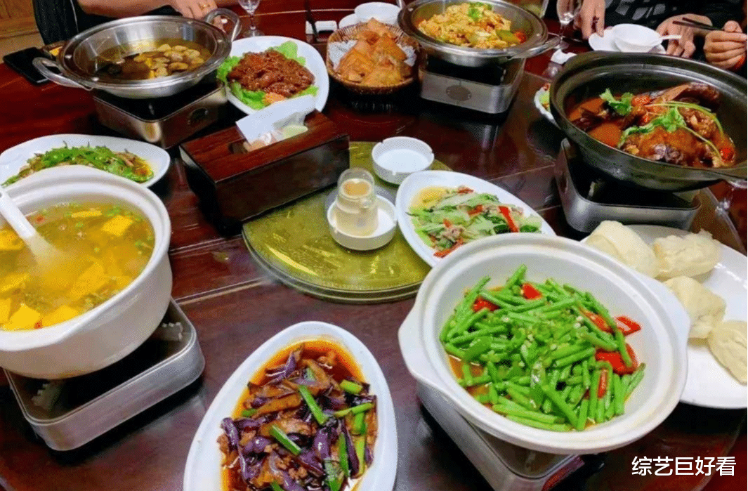 美食教程|那天偶遇老同学,决定请她吃饭 可看到她点的菜后,我却想要逃跑