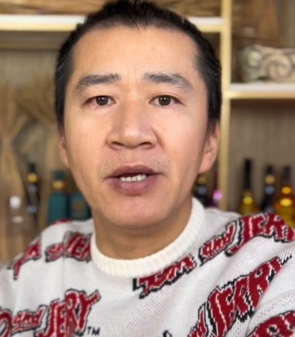 李嘉明|演员李嘉明为胡鑫宇事件发声被嘲蹭流量,是这个时代最大的悲哀