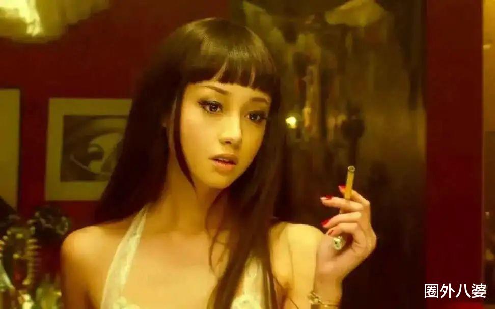 当红女星承认吸毒10年，还有更大的瓜：1次50万，太狠了