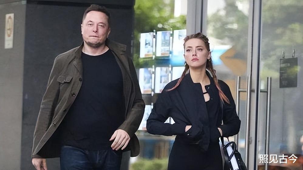“德州悍妇”艾梅柏:自称对马斯克从未动心过,带着2岁女儿独美