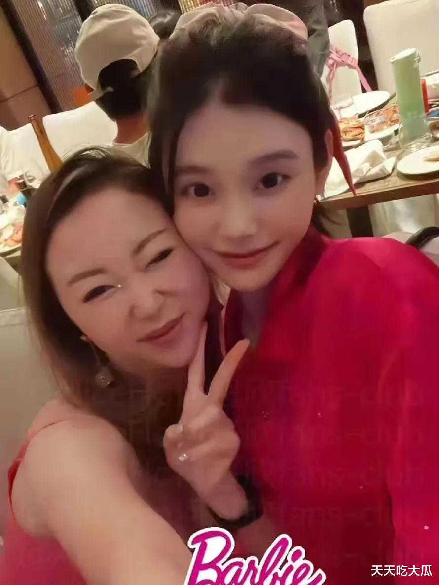 曝窦骁比奚梦瑶淡定:没用孩子站稳脚跟,进豪门要仪式,少社交