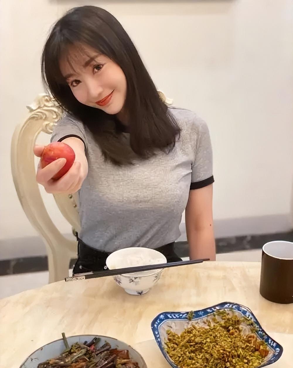 善恶终有报,42岁无人敢娶的柳岩,已经活成了一个笑话?