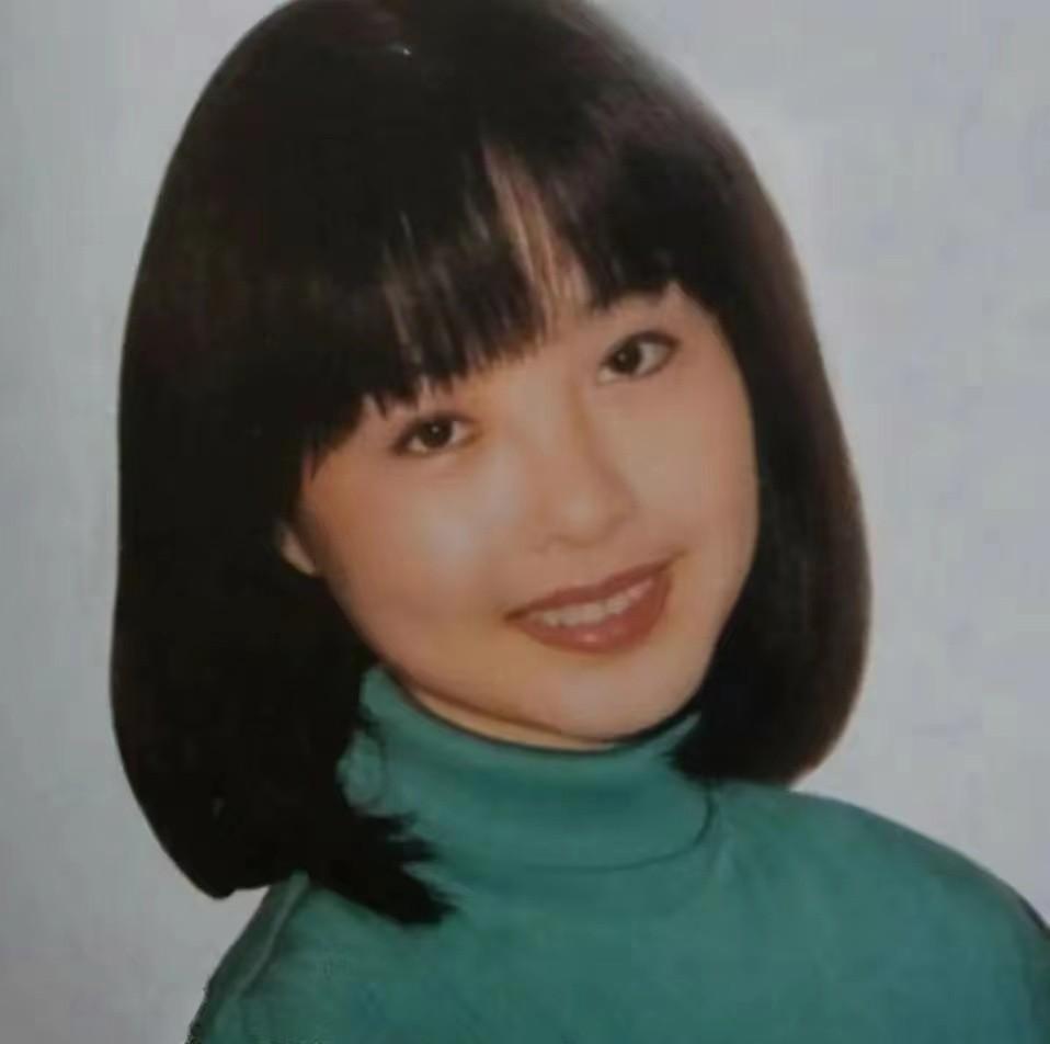 央视|从“央视一姐”到“查无此人”的鲁豫,终于落到如今这一下场