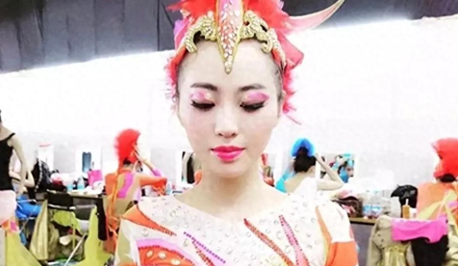 恒大歌舞团团长白珊珊:一赌便是整个青春,谎言将要败露
