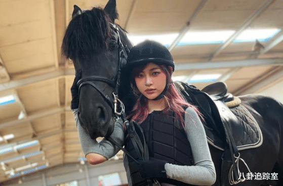 豪门明星|曝50岁痞幼男友跟助理有私情！遭人爆料是假富豪，直播首秀赚180w