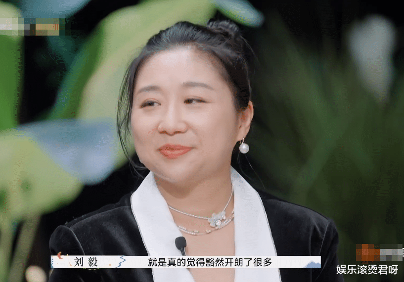 老刘自曝离婚后很开心，摄影师却把镜头给了傅首尔，表情耐人寻味