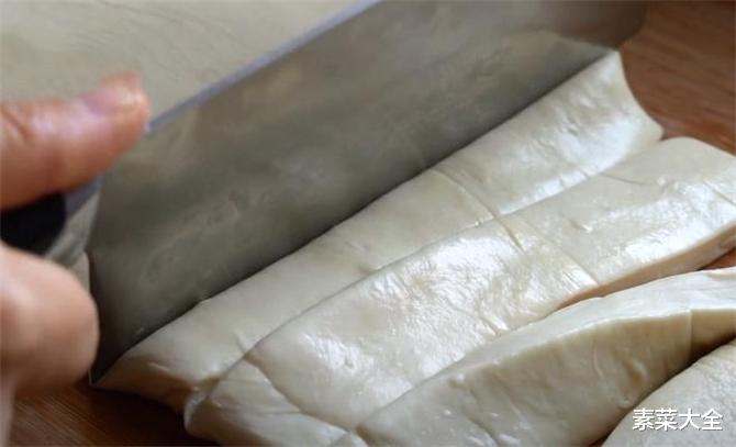 美食教程|油条夏天新做法，不用发面，不用擀面，简单酥脆，保证一次成功