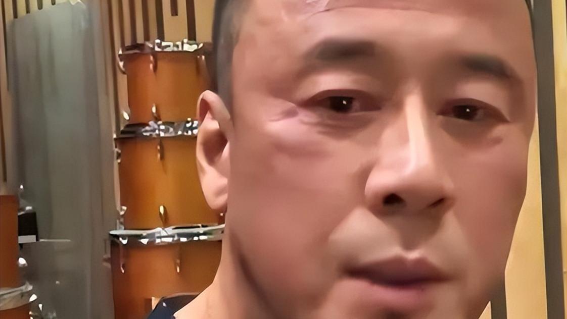 杨坤直播喊话刀郎：我和那英都没有骂过你，管好自己的粉丝