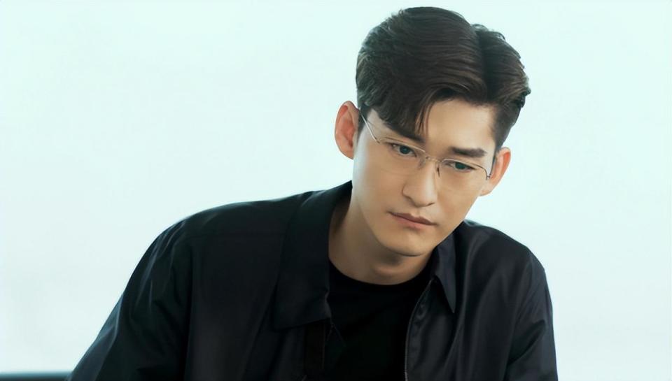 张翰和前女友娜扎已经分手,而真正的原因却是因为张翰早在2020年就被