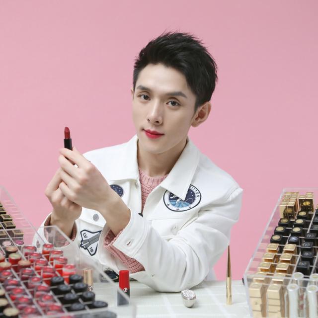 众星为灾区捐款数目曝光，李佳琦豪掷500万，王一博肖战不如粉丝