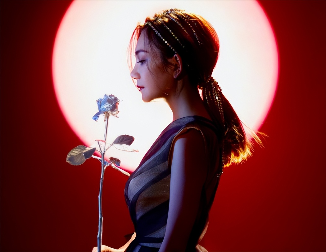 员工曝《好声音》黑幕：李玟被脚踹、扇耳光，梁静茹搀扶也被骂