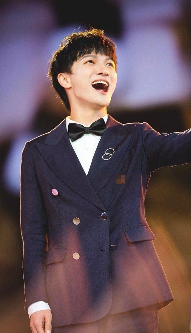 周深|周深,央视新闻和腾讯新闻联合出品的歌,一发行就夺得由你榜第一