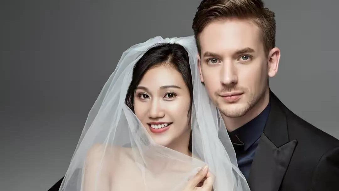 福建美女空姐远嫁瑞士，网友称: 找了全网最儒雅的老外