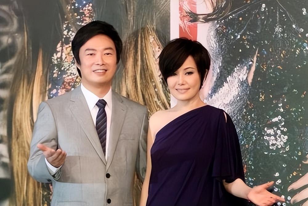 台媒曝费玉清病情恶化，昏迷半个月狂瘦24斤，私生子身伴左右