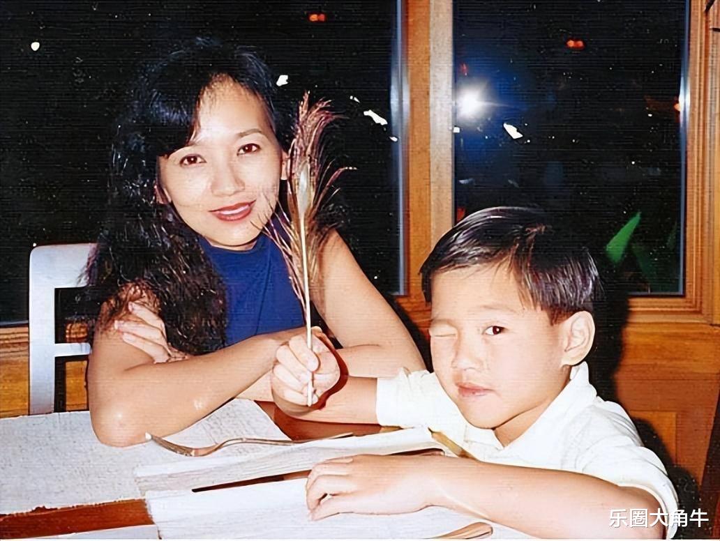 杨幂|69岁赵雅芝的骄傲：三个儿子都是学霸，今大儿子45岁，二儿子41岁