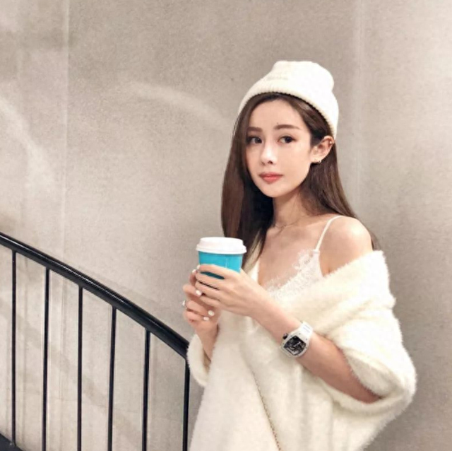 手戴1000多万名表,坐拥3.6亿私人飞机,“沪上皇”秦奋啥来头?