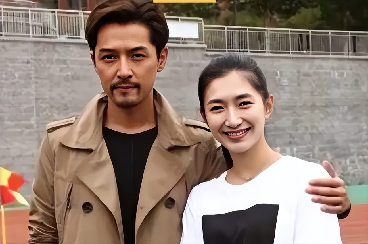 胡歌|胡歌结婚生女，前女友薛佳凝在片场神情落寞，彭于晏方回应被催婚