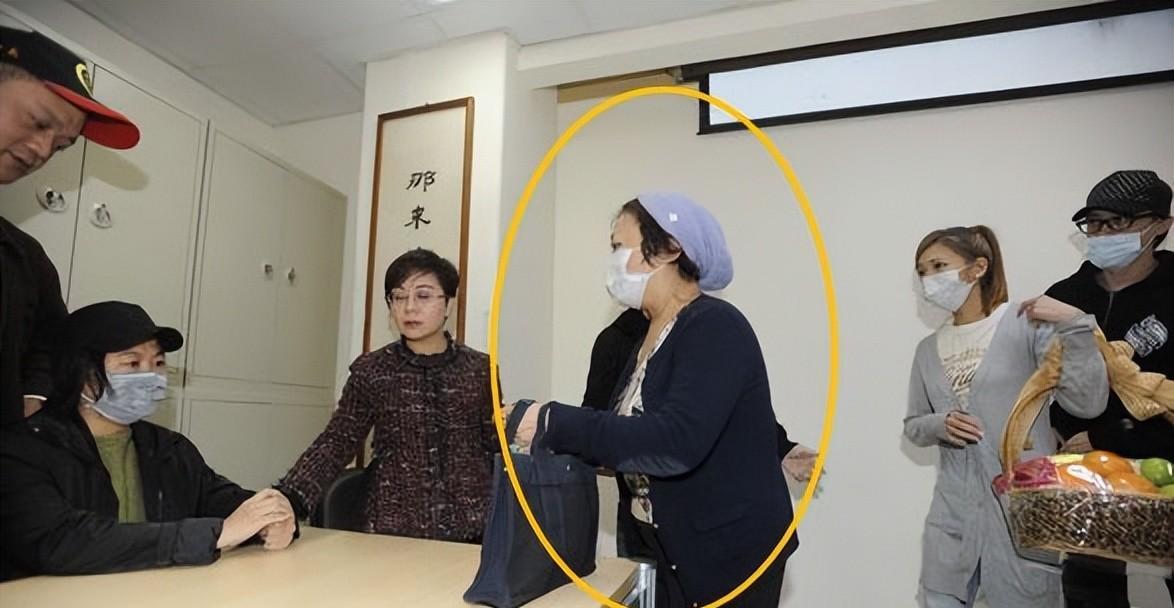 大小S闺蜜团又添事,游艇求婚,感动全网,结果生完孩子5天就离了!